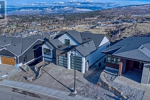1066 Emslie Street - Photo 8
