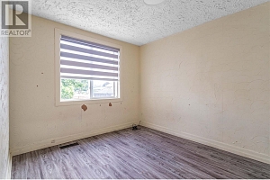 307 33 Highway E - Photo 10