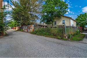 307 33 Highway E - Photo 6