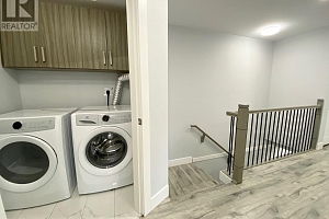 722 Coopland Crescent Unit# 2 - Photo 3