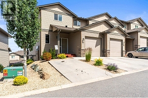 933 Mount Robson Place Unit# 10 - Photo 3