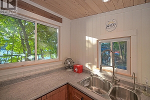 7998 Okanagan Landing Road - Photo 11