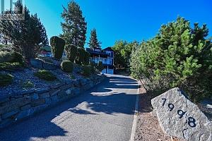 7998 Okanagan Landing Road - Photo 19