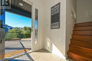 7998 Okanagan Landing Road - Photo 27