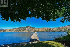 7998 Okanagan Landing Road - Photo 4