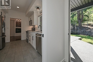 7998 Okanagan Landing Road - Photo 49