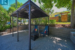 7998 Okanagan Landing Road - Photo 7