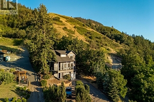 7998 Okanagan Landing Road - Photo 80