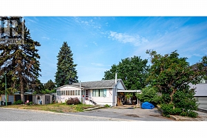 988 Glengarry Street - Photo 2