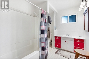 988 Glengarry Street - Photo 30