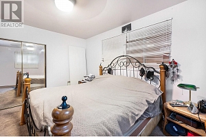 988 Glengarry Street - Photo 32