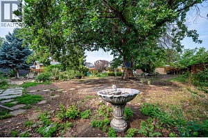 988 Glengarry Street - Photo 5