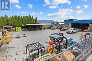 4509 25 Avenue - Photo 2