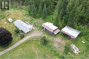 1538 Highway 6 - Photo 14