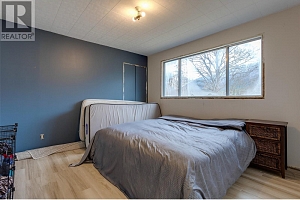 1538 Highway 6 - Photo 32