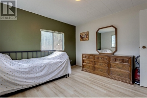 1538 Highway 6 - Photo 35