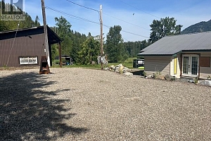 1538 Highway 6 - Photo 54