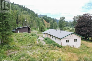 1538 Highway 6 - Photo 8