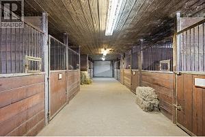 910 Lumby Mabel Lake Road - Photo 36