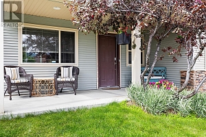 1520 Feedham Avenue - Photo 2