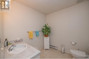 703 Granville Avenue Unit# 103 - Photo 45