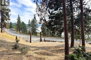 9775/9819 Okanagan Centre Road W - Photo 15