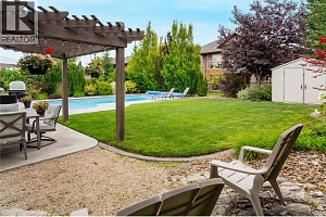 2464 SELKIRK Drive - Photo 14