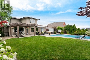 2464 SELKIRK Drive - Photo 18
