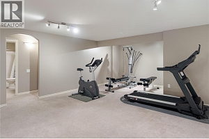 2464 SELKIRK Drive - Photo 29