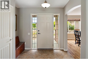 2464 SELKIRK Drive - Photo 3