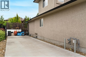 2464 SELKIRK Drive - Photo 39