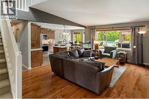 2464 SELKIRK Drive - Photo 6