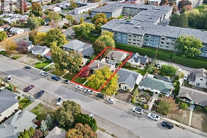 1945 Bowes Street - Photo 2