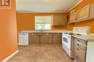 1802 31 Street - Photo 3