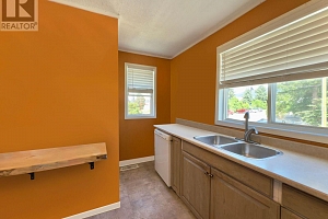 1802 31 Street - Photo 5