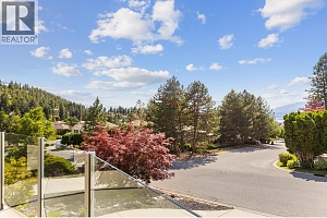 2111 Lillooet Crescent - Photo 12