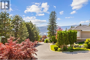2111 Lillooet Crescent - Photo 13