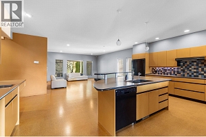 2111 Lillooet Crescent - Photo 20