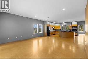 2111 Lillooet Crescent - Photo 21
