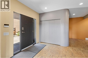 2111 Lillooet Crescent - Photo 3
