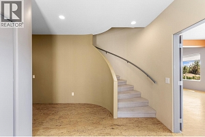 2111 Lillooet Crescent - Photo 31