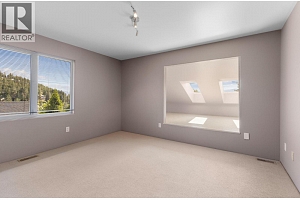 2111 Lillooet Crescent - Photo 43