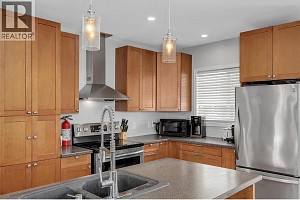 855 Saucier Avenue - Photo 12
