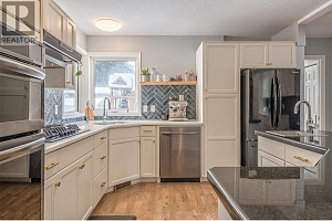3445 Sidney Crescent - Photo 11