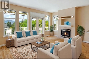 371 MCCARREN Avenue - Photo 2