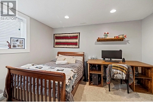 1174 Bergamot Avenue - Photo 25