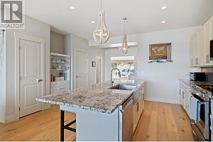 1174 Bergamot Avenue - Photo 5