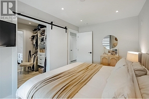 1524 Lakeview Street - Photo 16