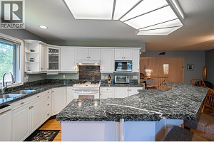 7821 Old Kamloops Road - Photo 17