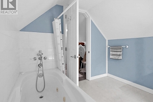 870 Bernard Avenue - Photo 16